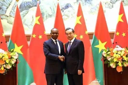 53個非洲國家都和中國建交，為何就這國對台灣至死不渝？