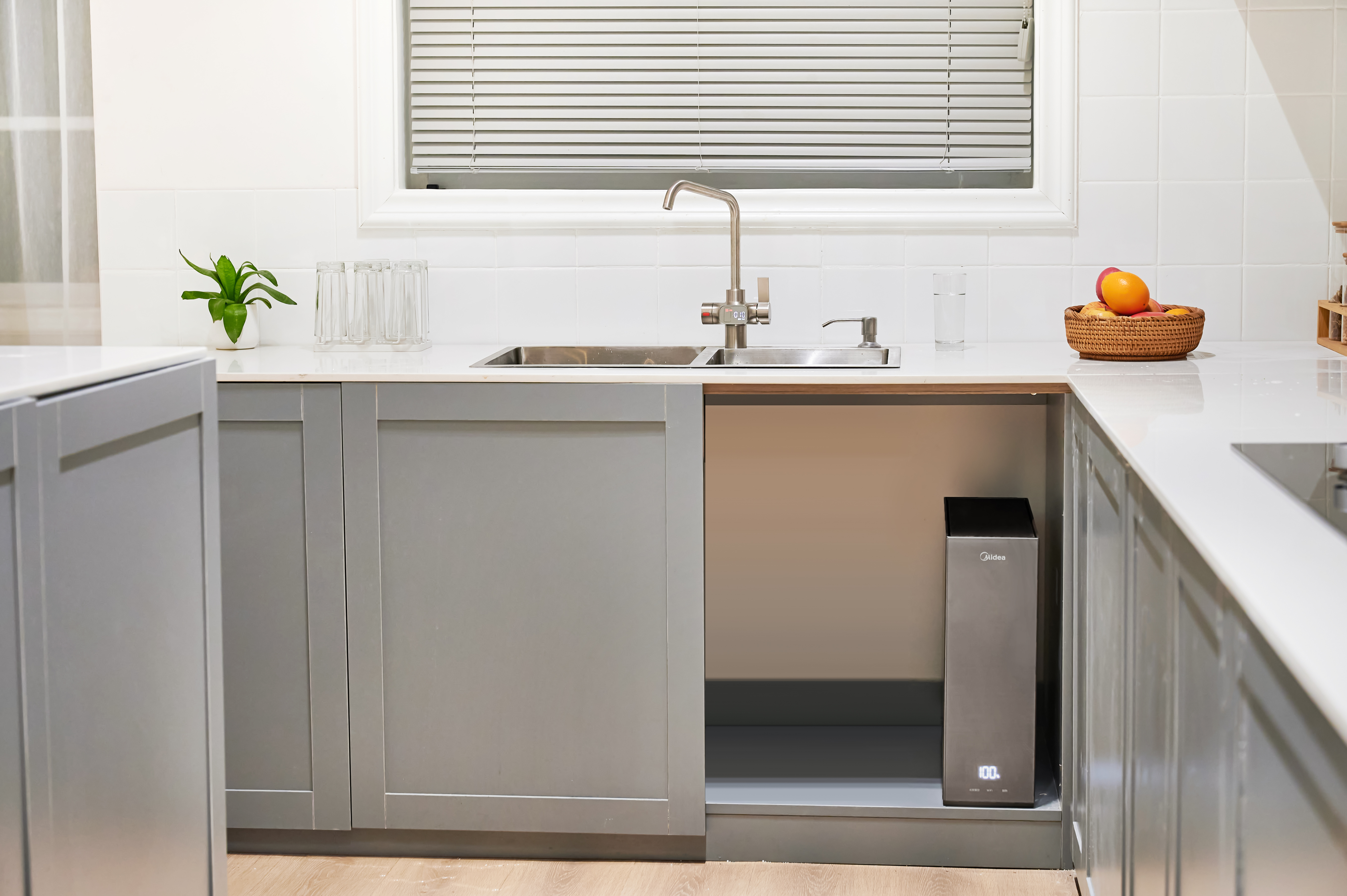 美的悦净净热一体机温洗热饮集于一体厨间生活更惬意