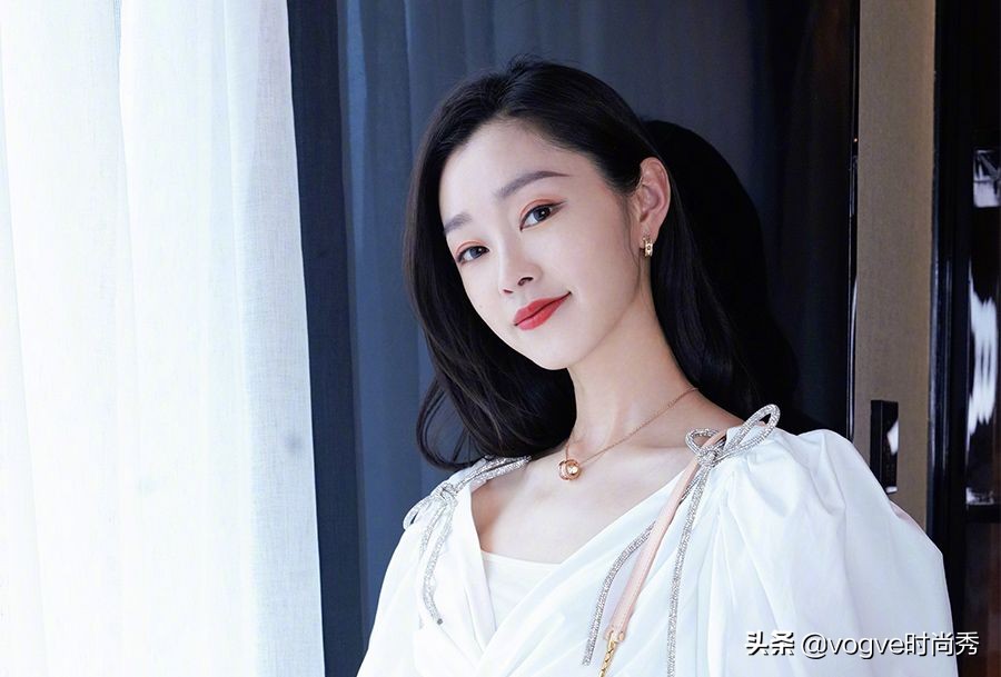 不怪郭麒麟抢着演《赘婿》，看到同剧组女演员