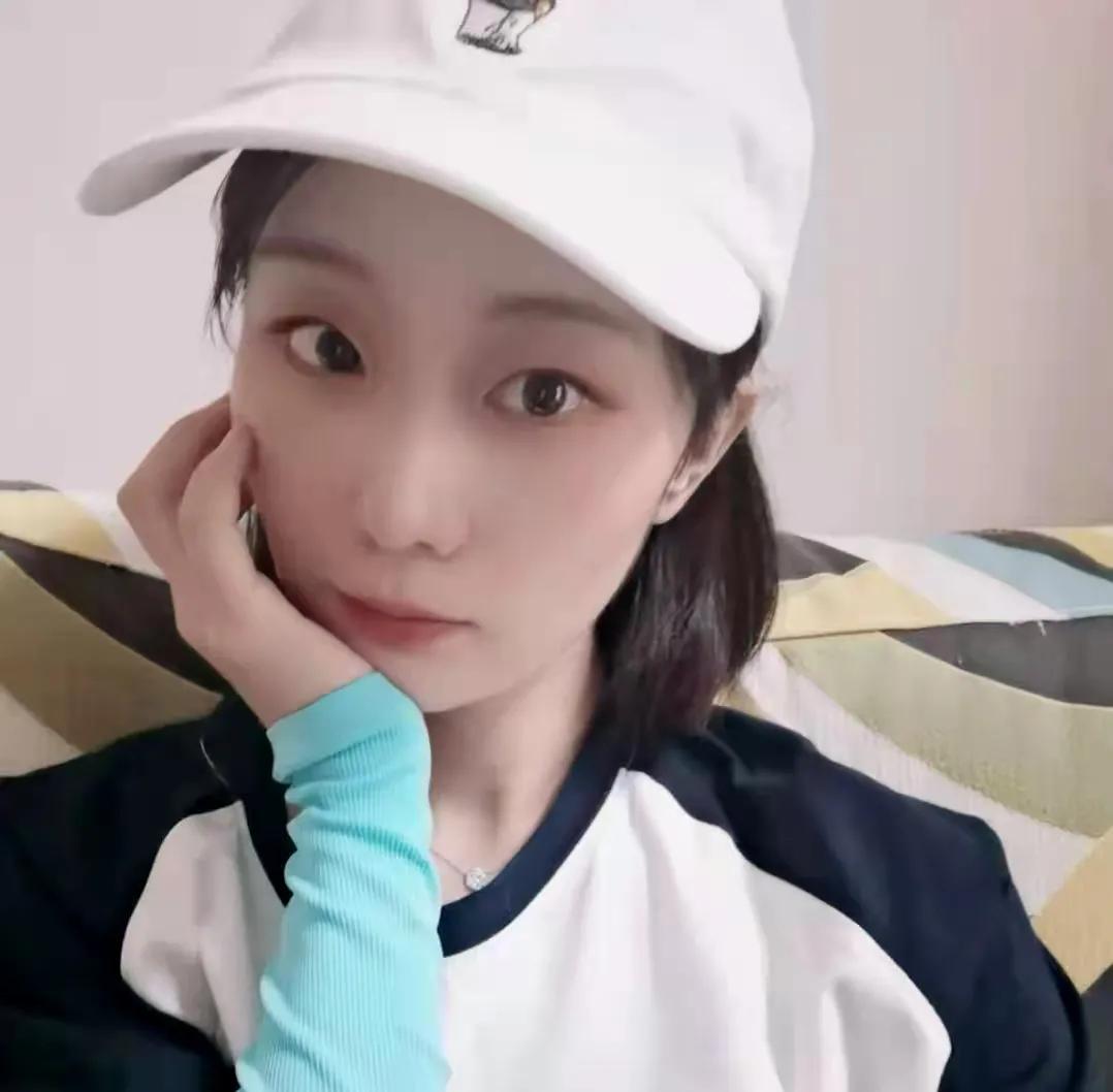 女兵入伍前后变化太大！网友：不一样的美，限