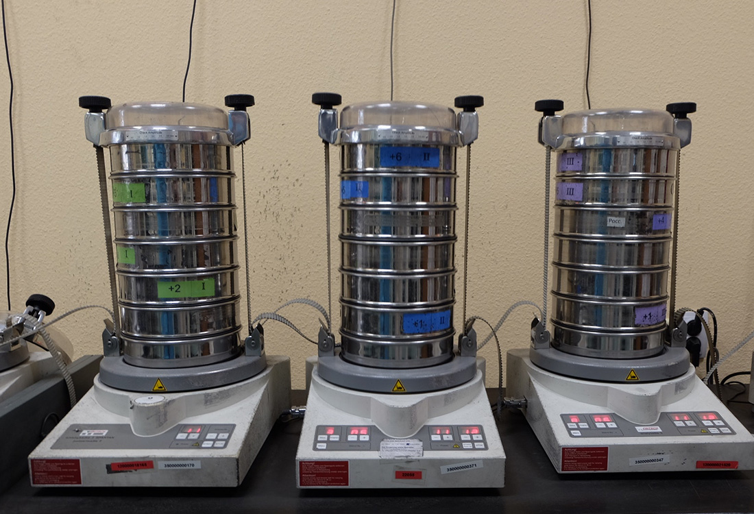 实拍俄罗斯最大钻石矿场，直接钻石诞生过程，原来是这么操作的