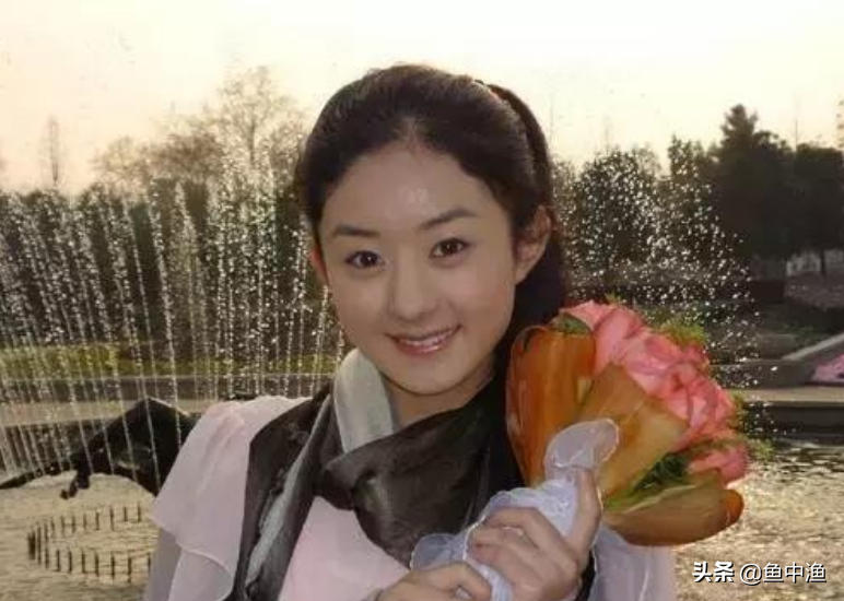 “清纯小花”赵丽颖的心酸上位史，和她生命中3个因戏生情的男人