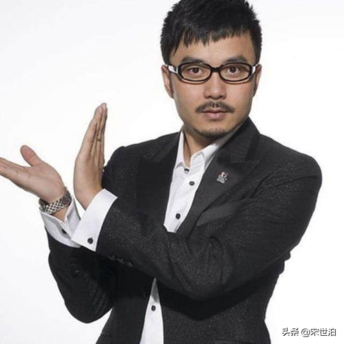 法式襯衫成高端人士基本款，哪種襯衫讓型男淑女側(cè)目？現(xiàn)在就上身
