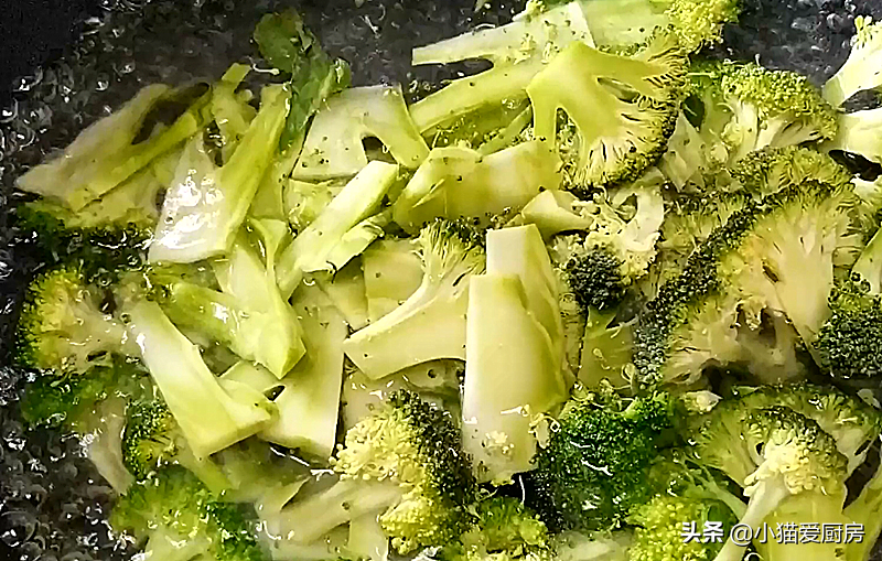 图片[5]-豆瓣酱拌西蓝花 简单的家常做法 口感清脆爽口 美味好吃-起舞食谱网