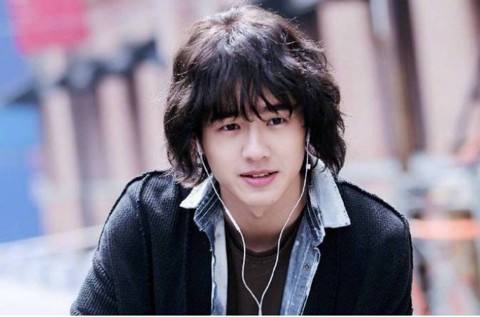 评分3.4，刘昊然奇葩巨作，陈都灵一人分饰两角