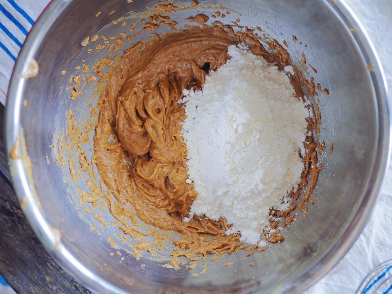 想吃花生酱不用买，5块钱自制一大瓶，纯正无添加，还能做曲奇