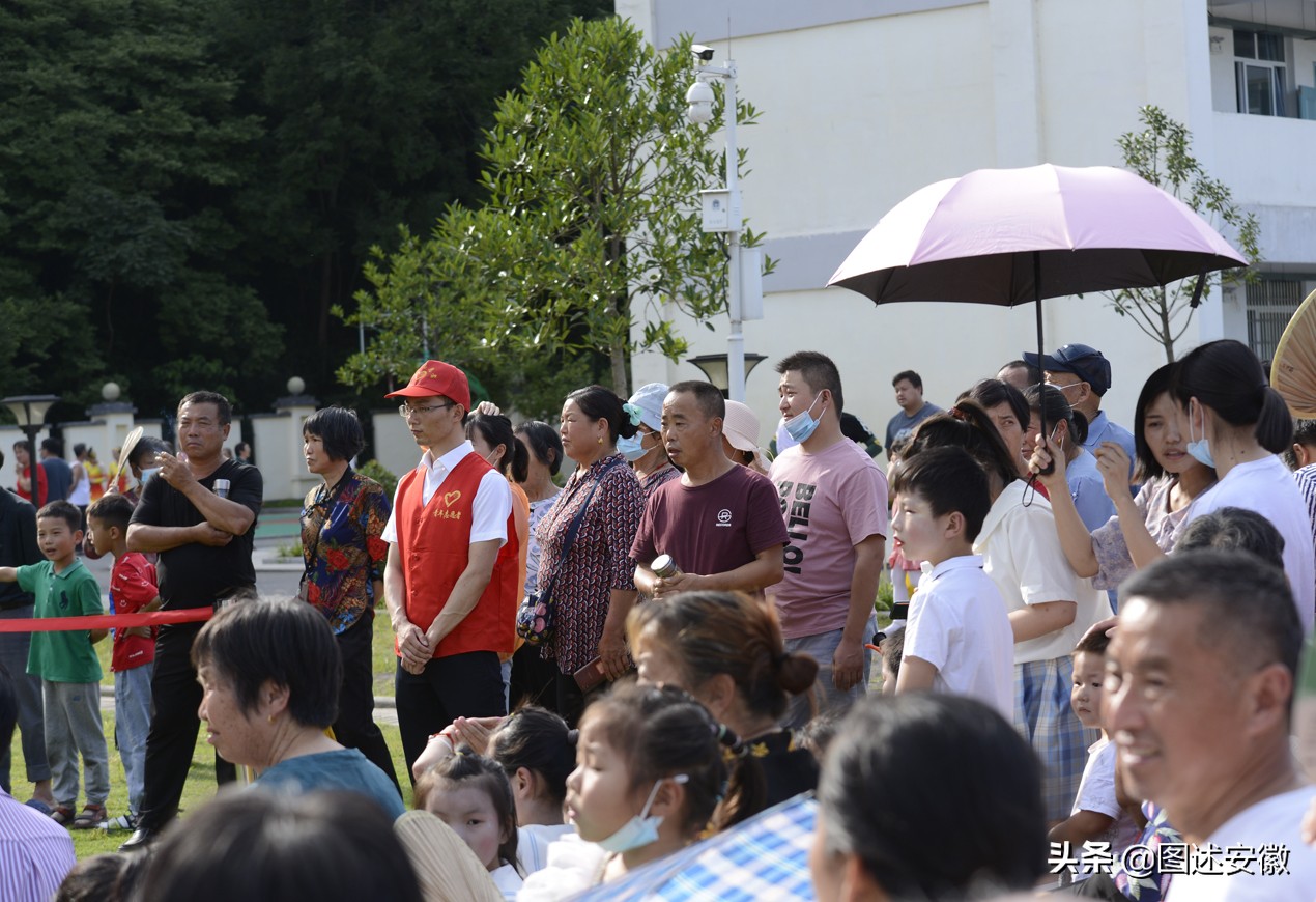 舒城县山七镇：歌声悠扬出山林 文艺汇演献给党