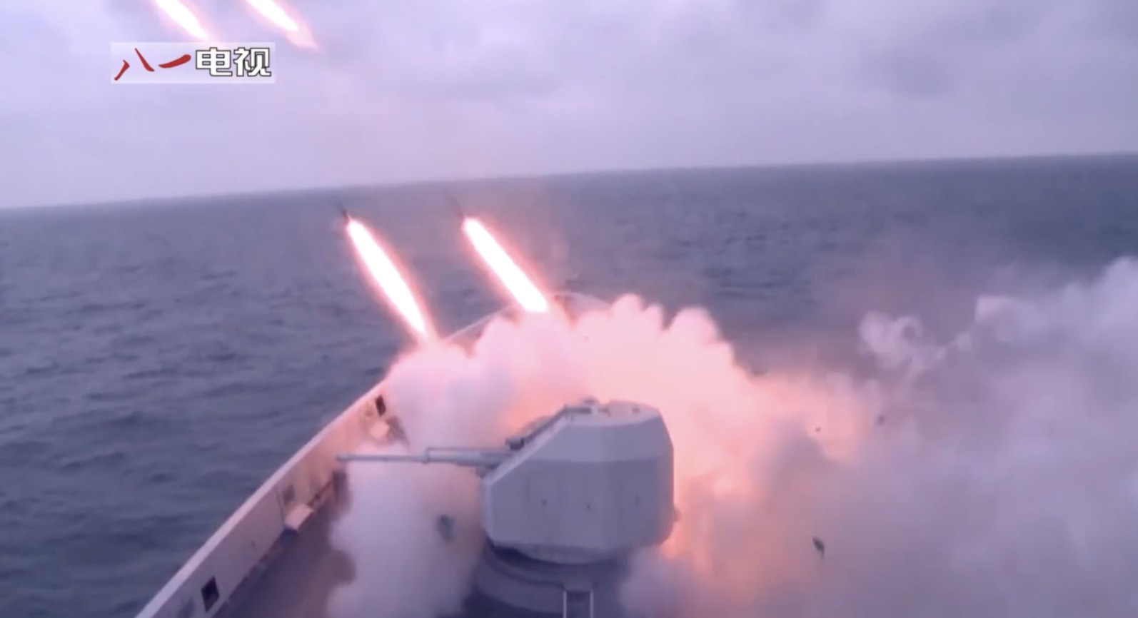 美国扬言对华不抱幻想，中国三大舰队出动，不