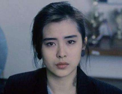王祖贤30年前故宫旧照被扒，有谁注意背后的群演？