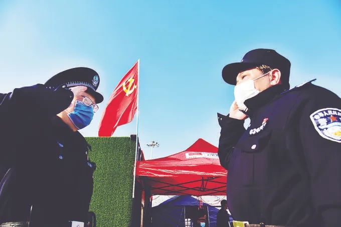 【聚焦两会】代表委员谈中国战“疫”之公安力