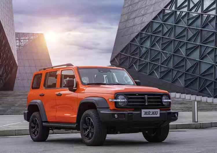 �й������й�����������𱬵���������SUV������������ʵ��