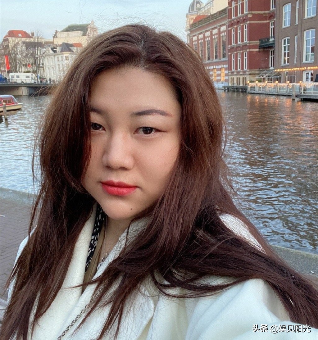 杨天真自嘲“好想活在精修图里”，不过修图师