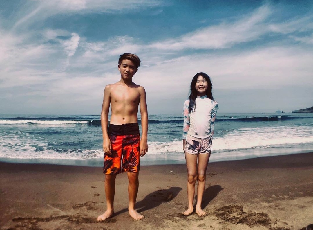 曹格晒照为儿子庆生，13岁Joe长成帅气少年，Grace姐姐可爱出镜