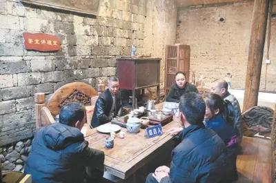大家来评理 解“事”又解“心”