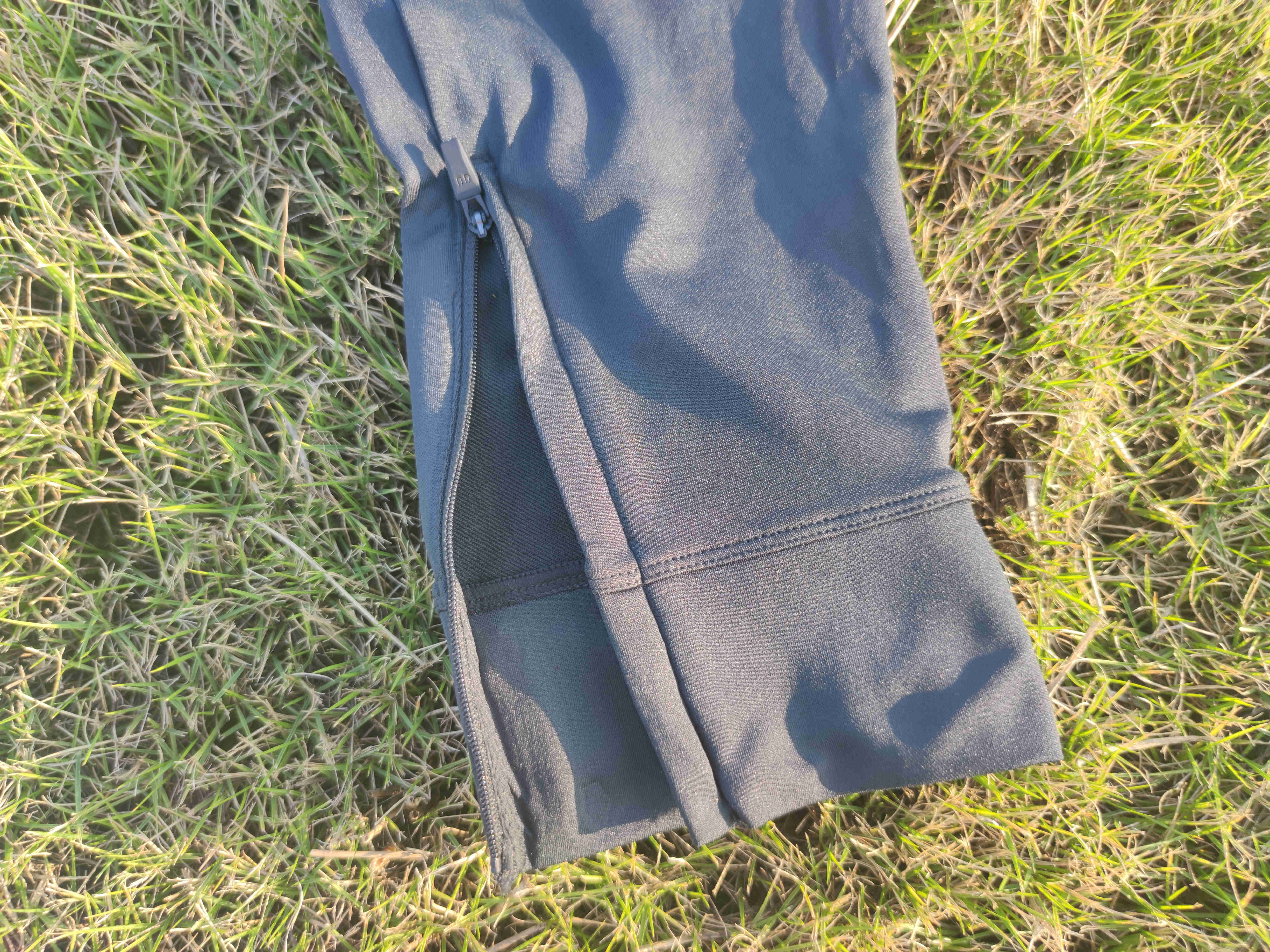 吸湿排汗，穿脱方便，这条运动裤是运动的“最佳搭档”