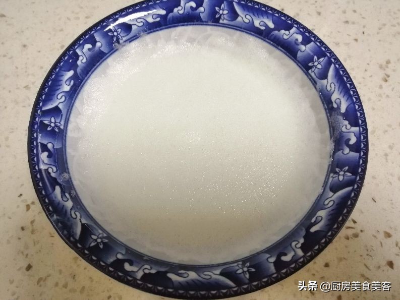 If you want to eat cake, you don’t need to go out to buy it, teach you to make it at home.  Without a drop of water, the children rush to eat out of the pot.