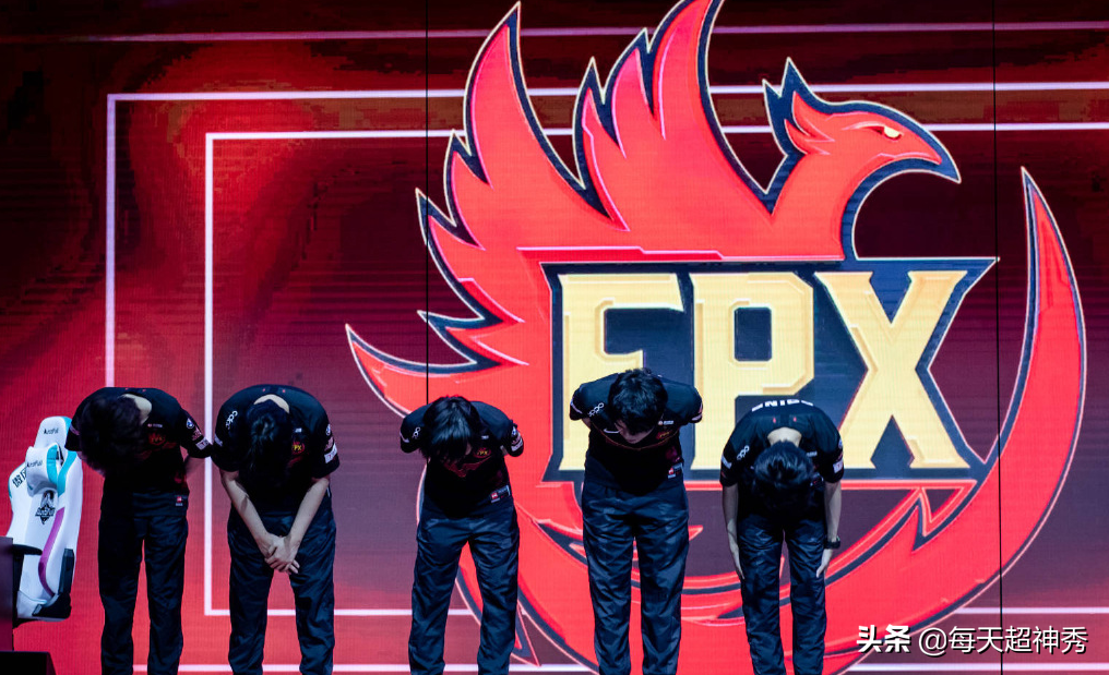 Meet JDG head-on, FPX battle array decides basically, content of days of Doinb is small training has feline dirt