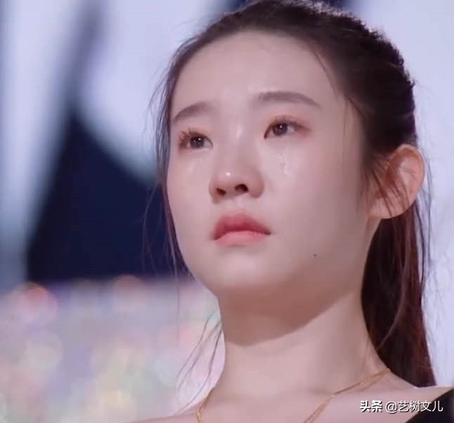 学员全体落泪之时，张艺凡却笑了？这才是真实的她？