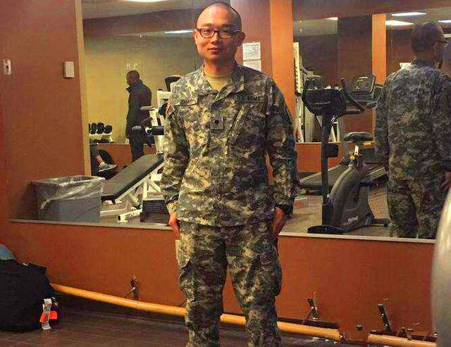 中国科学家为效忠美国服兵役失败，遭驱逐出境