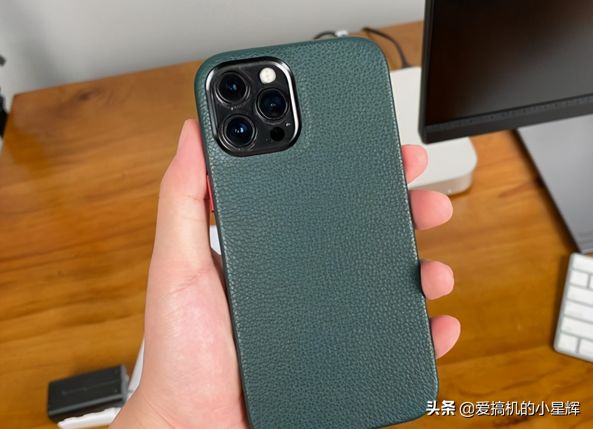 The netizen spits groove 12ProMax quality " to turn over " , covering soft case or blow a flower serious? 