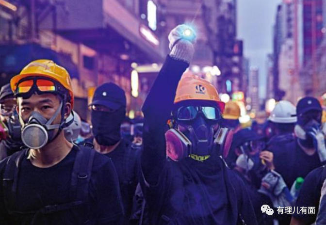 终遭“斩首”！乱港头目黎智英及其走狗违反国安法被拘捕！