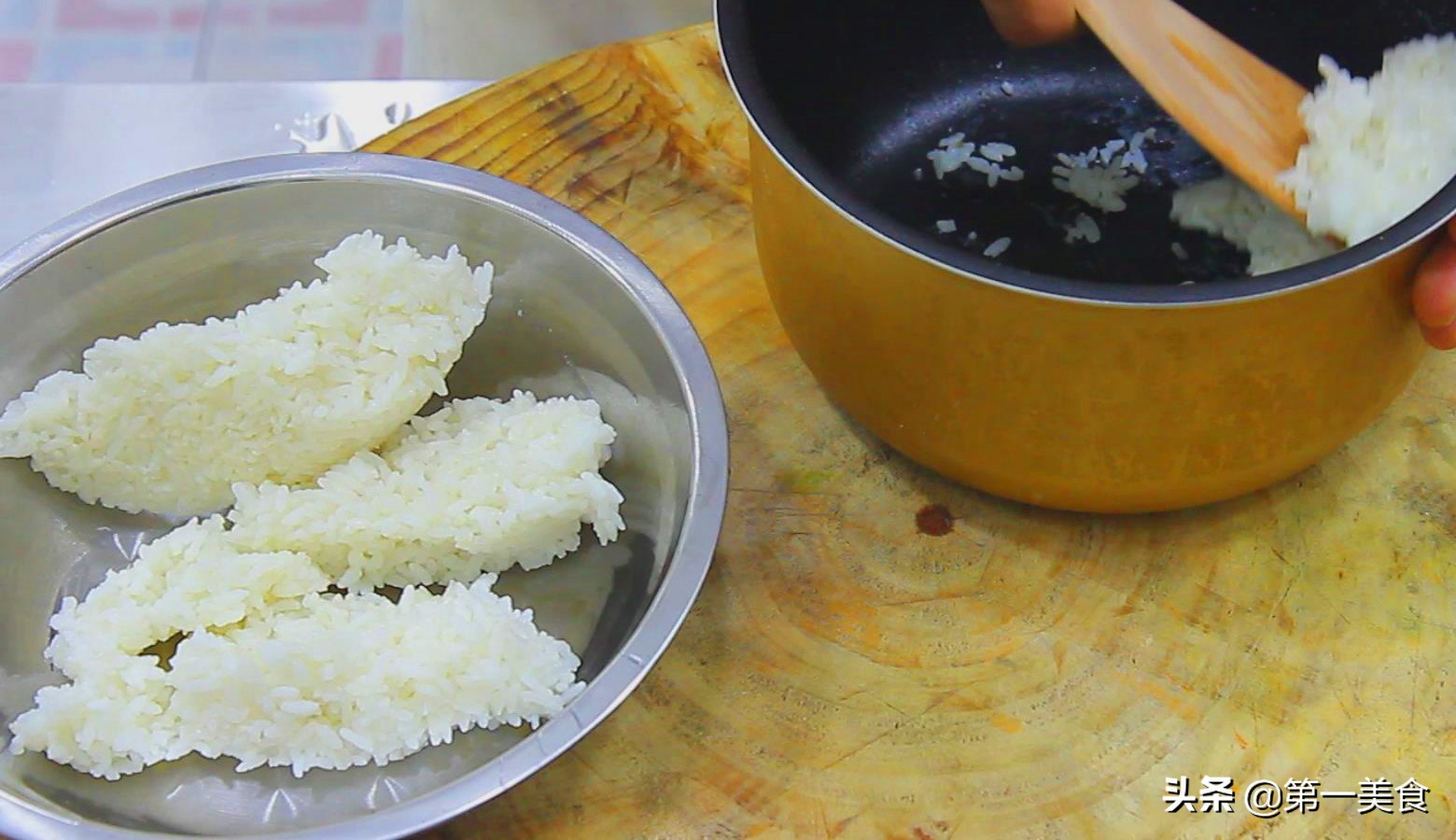 图片[2]-菠萝炒饭做法 菠萝爽脆 米饭金黄 一盘不够吃-起舞食谱网