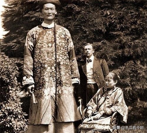 清朝第一巨人詹世钗，身高有3.19米？娶了英国妻子，后代现状如何