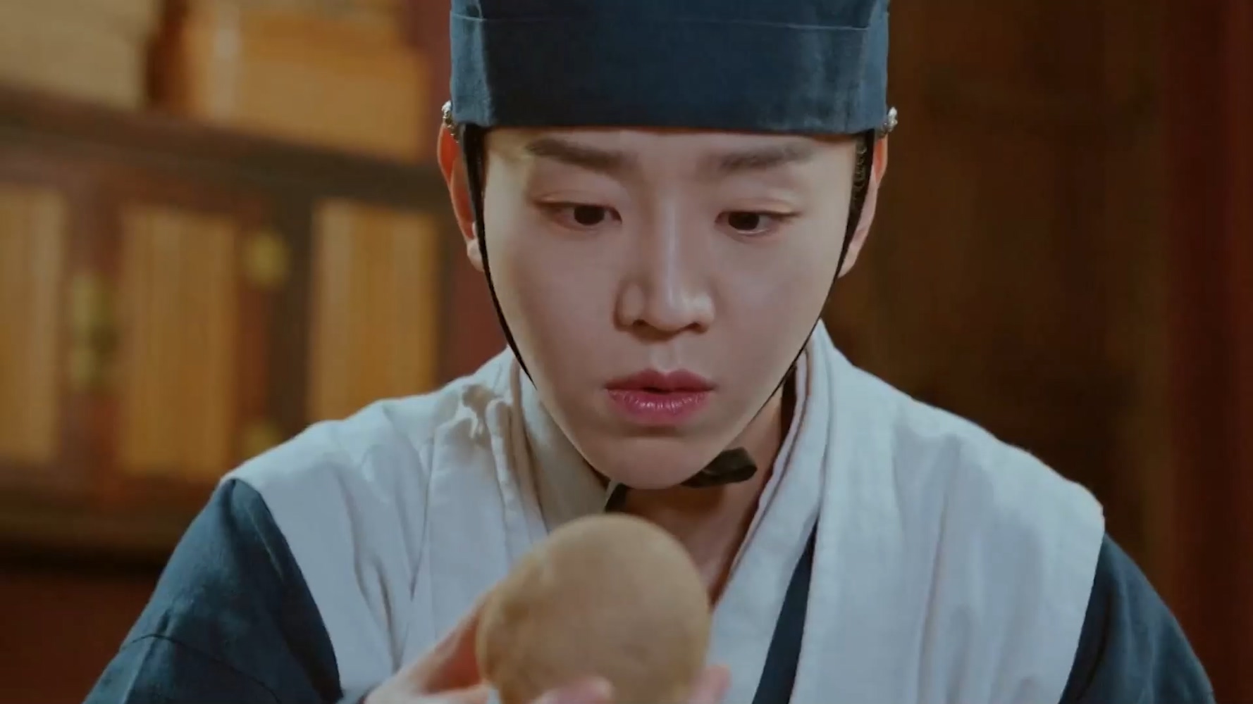 Sagacious benevolence queen: The wife of a prince of the palace after queen is mixed as concubine of an emperor become one with, 