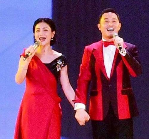 这对夫妻有多强，多次上春晚，老公成综艺常客