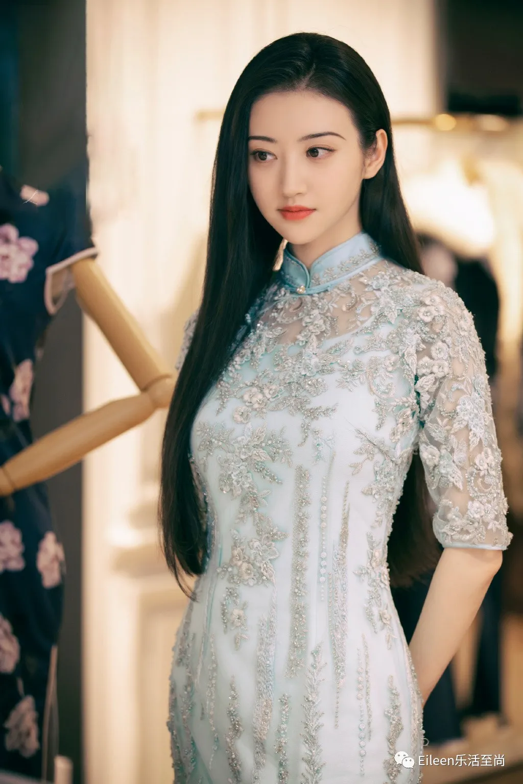 离开神秘背景,强捧不红的人间富贵花为什么反倒大火了?