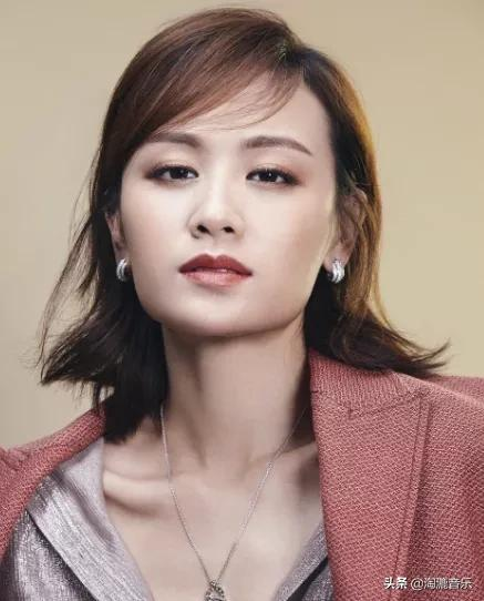 她被称为“最美超女”,巅峰时放弃事业竟成为最好的选择?