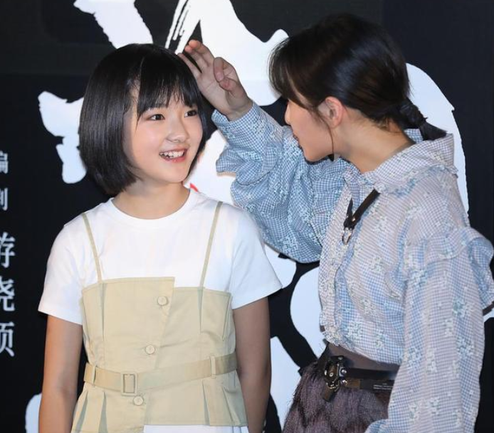 Wang Shengdi chases after a star to succeed: Zhang Zifeng raise one's hand is cast sufficient show a care, little sister one face feels extremely flattered