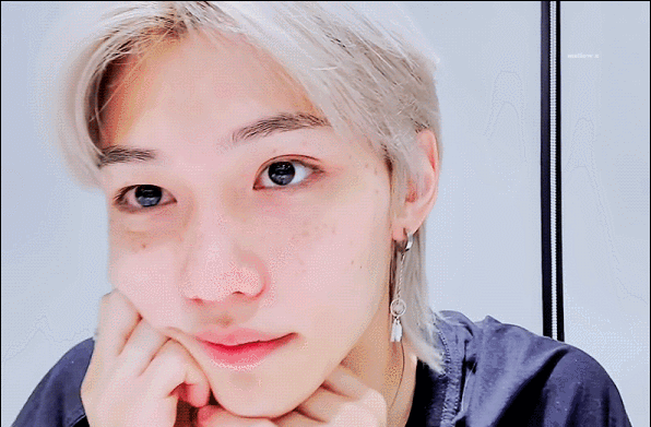 这位男团爱豆的小雀斑真是太漂亮了