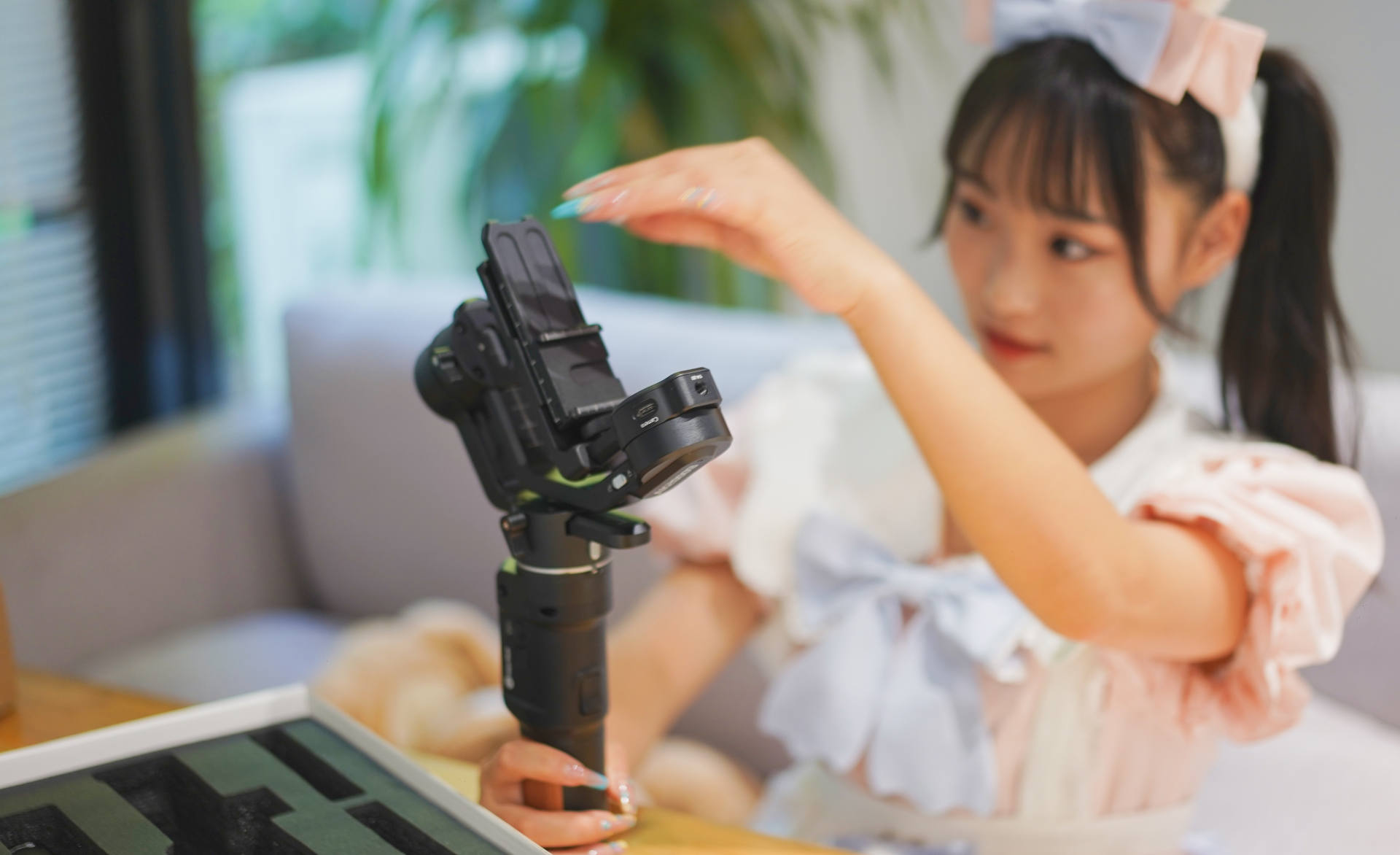 如果你準(zhǔn)備拍好視頻，先從飛宇A(yù)K2000c穩(wěn)定器開始