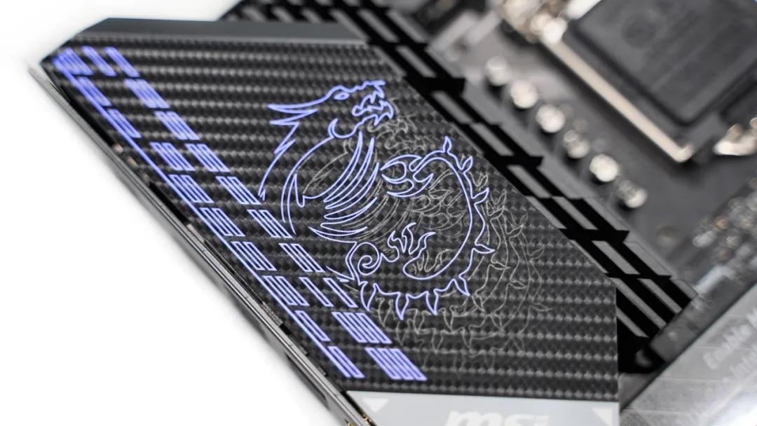 MPG Z590 GAMING CARBON WIFI暗黑板