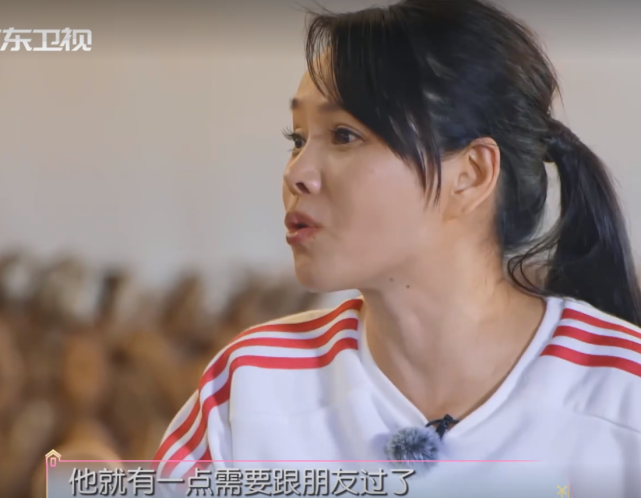 给儿子买国外的学区房，支持18岁儿子穿女装，伊能静：你自由了