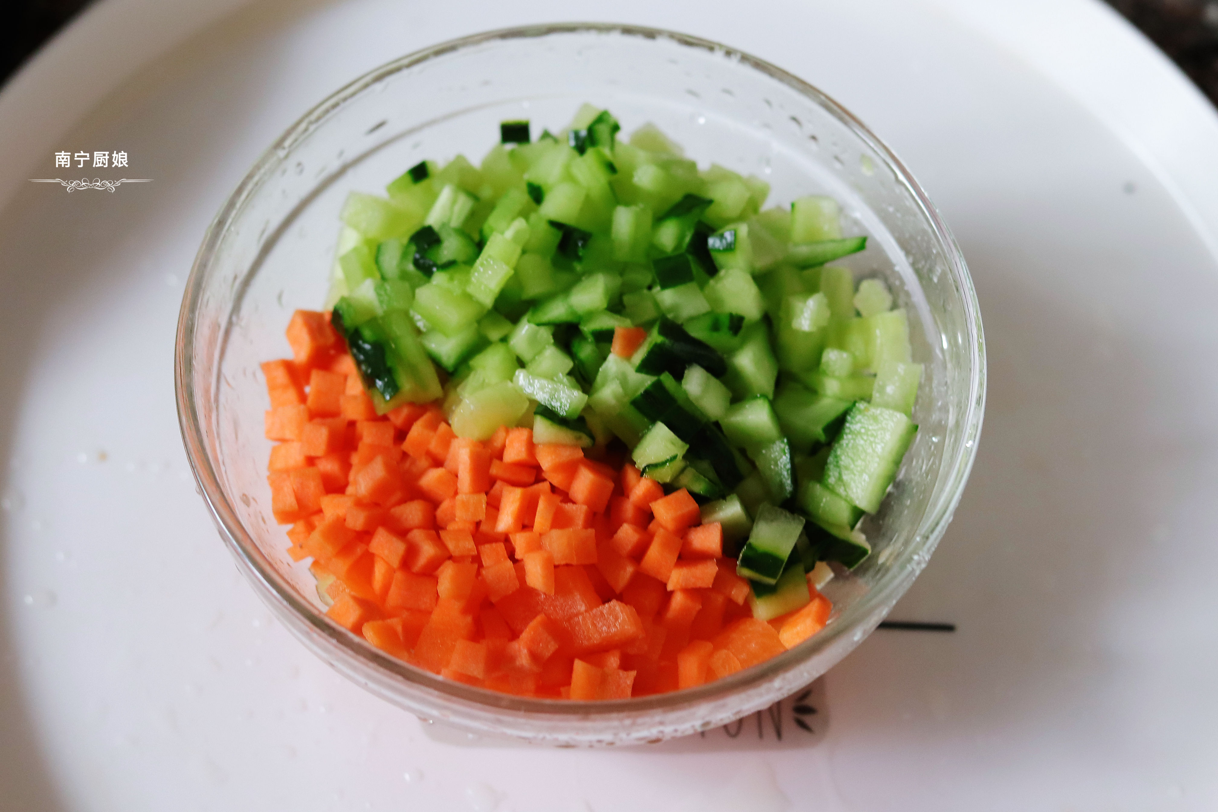 鸡蛋搭配豆腐，只需10分钟，就能做出一道营养丰富又美味的早餐