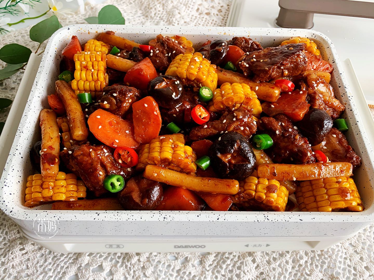 The ribs are not fried or grilled. They are addictive after eating them. They are delicious and tender, and a large plate is not enough.
