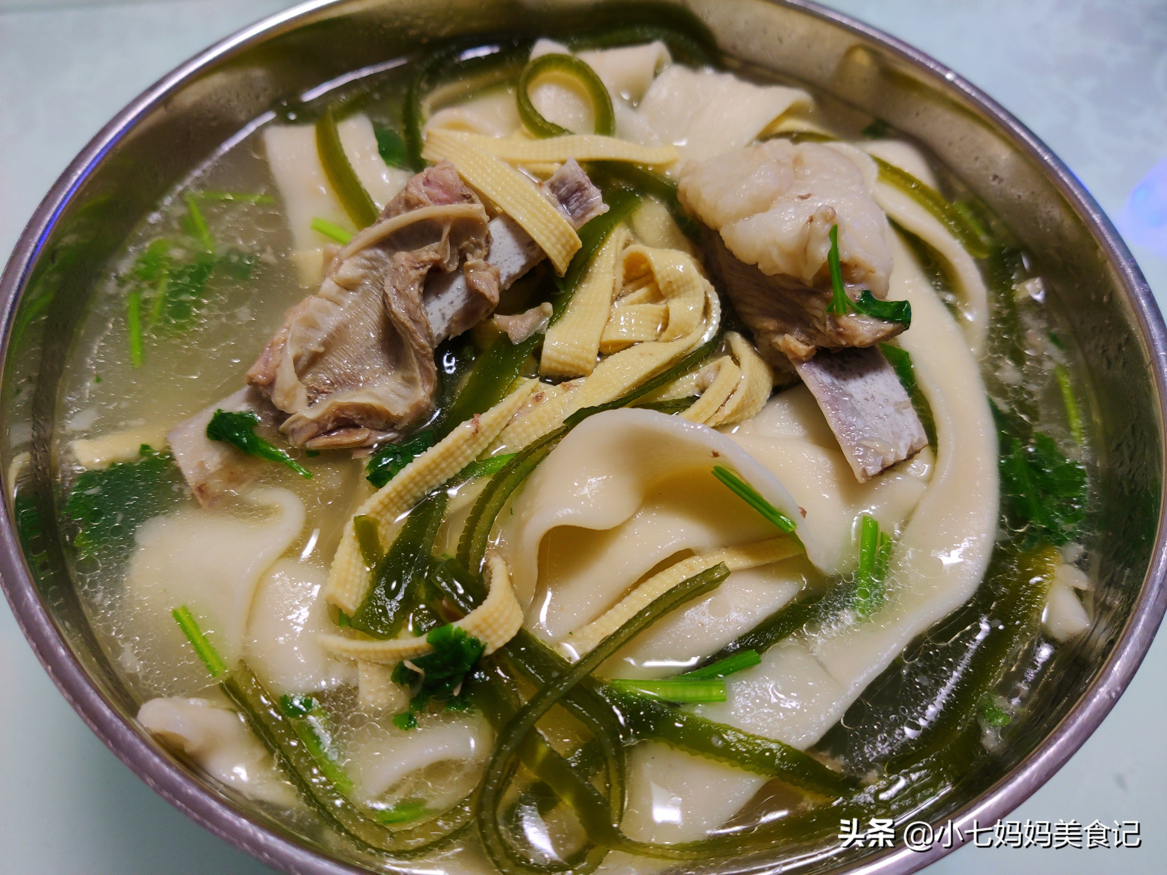 Nourishing lamb in autumn and winter, there are 3 ways to eat lamb in a pot of clear soup, and it’s cold to eat something warm