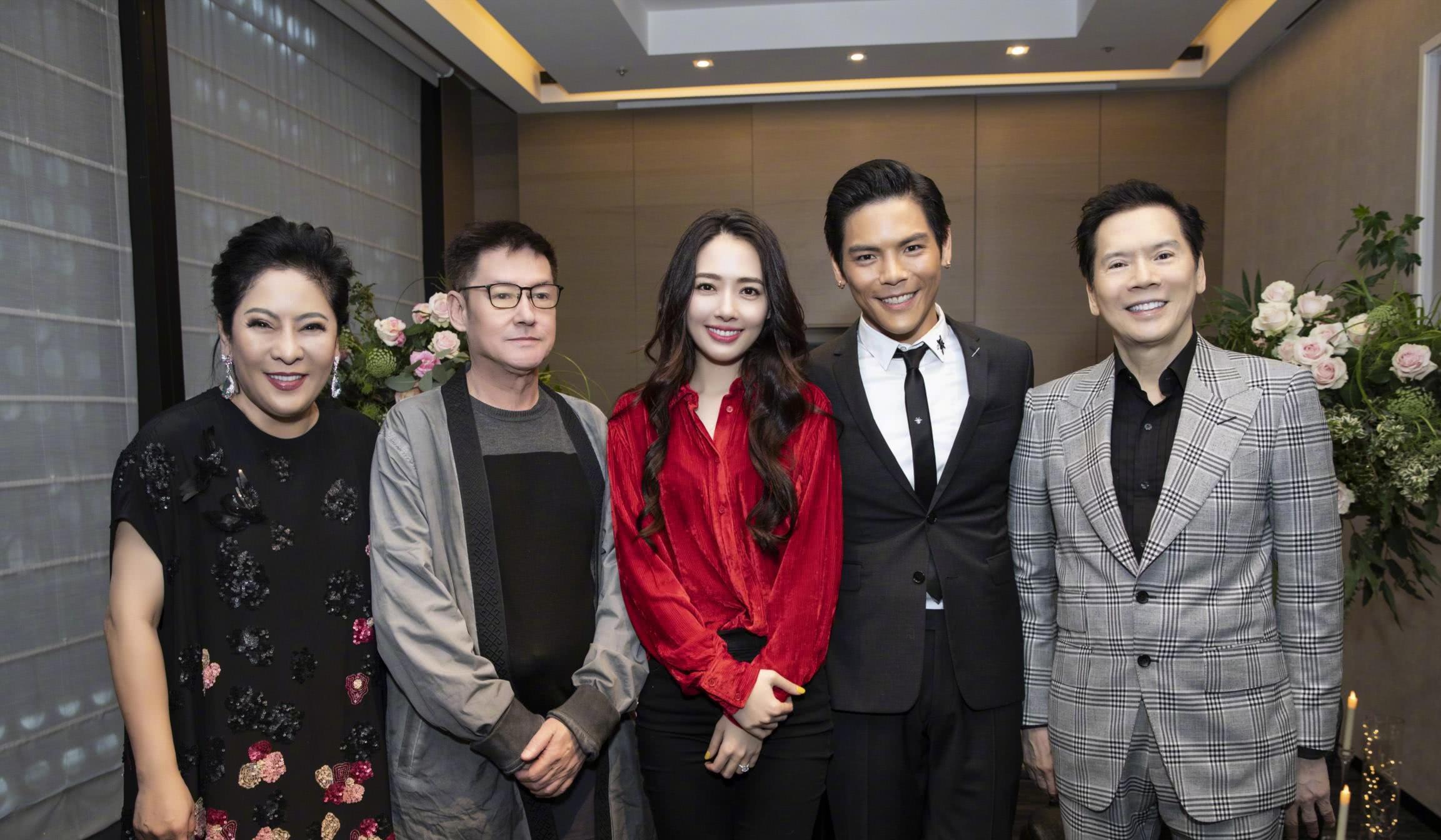 郭碧婷怀孕了？网疯传向佐脱口「新成员」结果