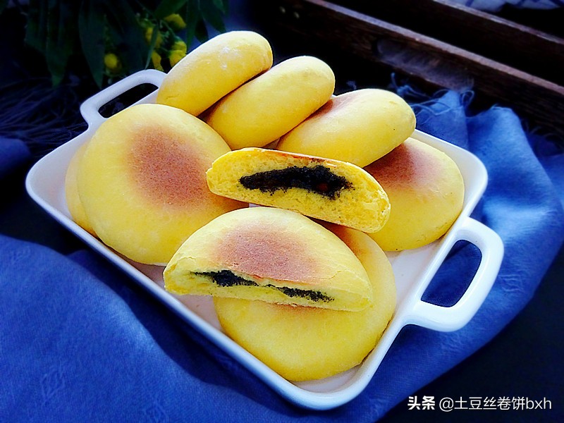 立秋后黑芝麻要常吃，教你做最好吃的胡萝卜黑芝麻饼，营养翻倍