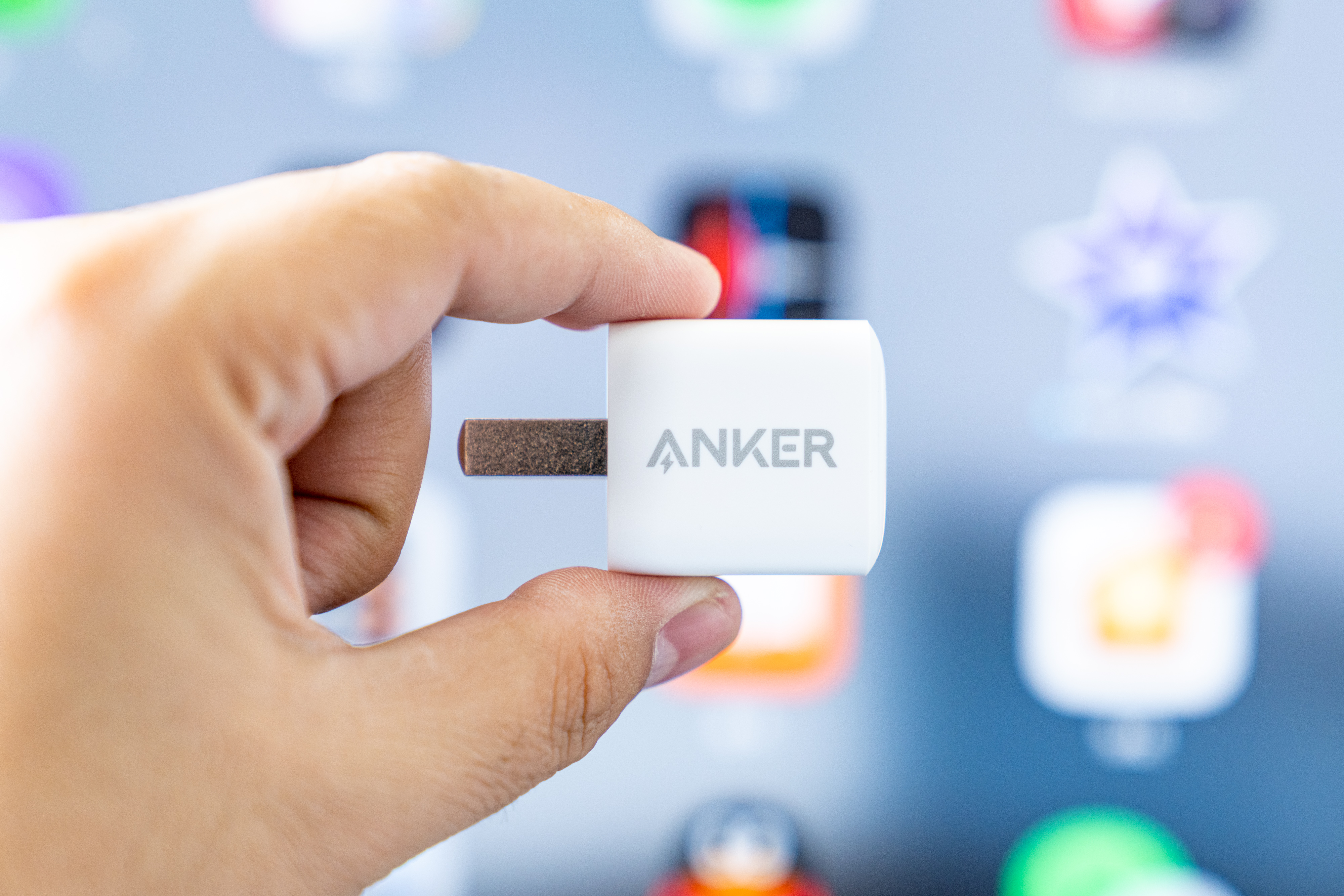 iPhone 12配件怎么选？手机壳、快充头、无线充一