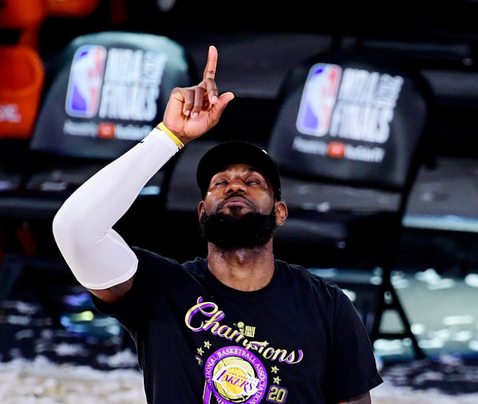 4奪FMVP後，老詹也飆髒話了，Silver感慨直言：將來FMVP獎盃有機會以詹姆斯命名！（影）-黑特籃球-NBA新聞影音圖片分享社區