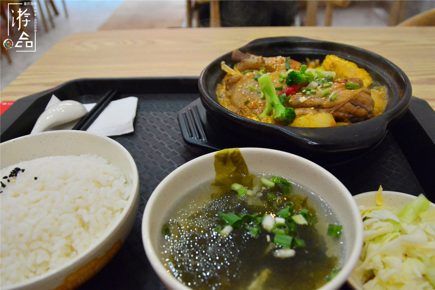 中式快餐的新面孔：鲍汁脱骨鸡，能复刻黄焖鸡与鸡公煲的辉煌吗？