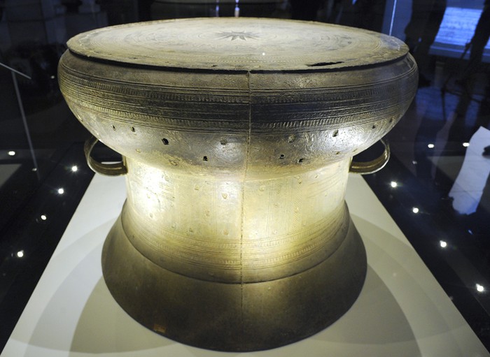30-36 round copper or brass tubs