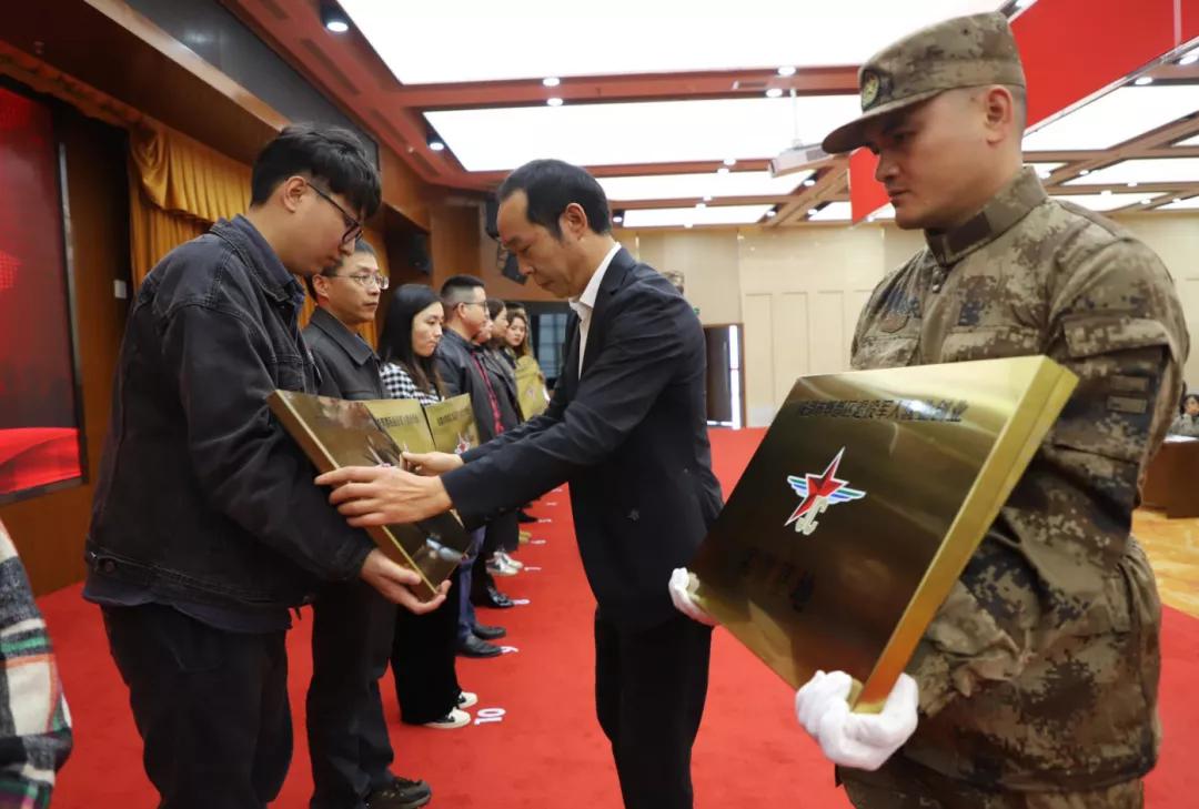 這批退役軍人就業(yè)創(chuàng)業(yè)工作站,、實(shí)訓(xùn)基地，正式掛牌