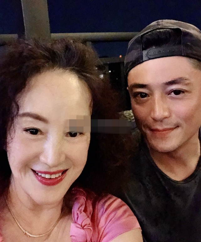 霍建华心如带女儿聚会，陈建州在现场拍余文乐意外曝光小海豚正面