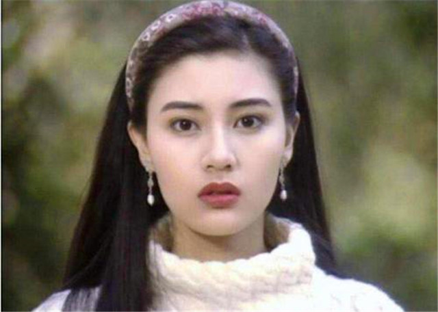 亦舒眼中的美人，李嘉欣获8字评价，利智潘虹意