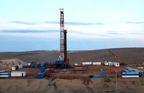 沙漠地下都是石油，为什么我国都不开采？看完佩服国人的智慧