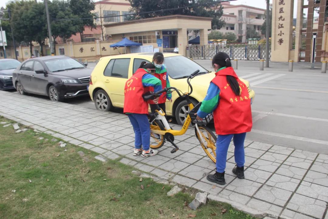 春风十里，不如学雷锋的你——双流区九江小学开展学习雷锋活动